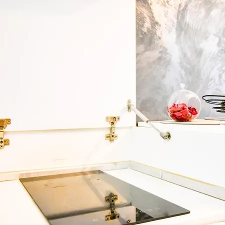 Dietro L Angolo, 2 Bath