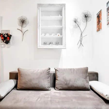 Dietro L Angolo, 2 Bath *