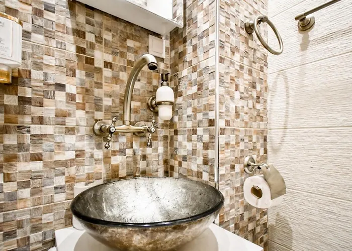 Dietro L Angolo, 2 Bath صوفيا