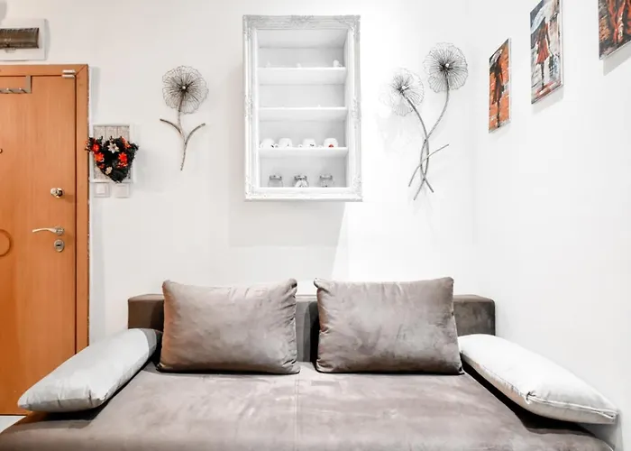 Dietro L Angolo, 2 Bath *