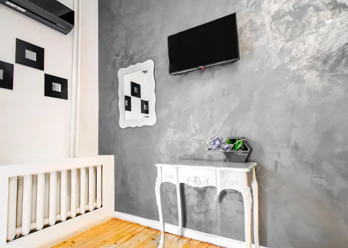 Dietro L Angolo, 2 Bath ソフィア