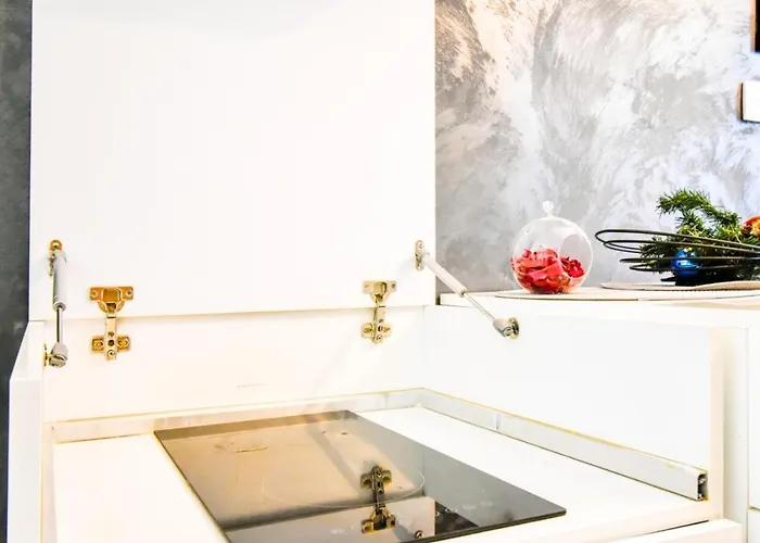 Dietro L Angolo, 2 Bath